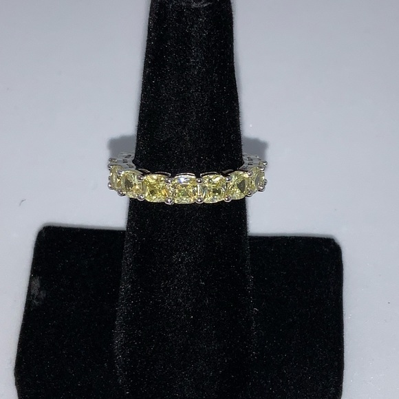Neiman Marcus Jewelry - 5ct Canary Cushion Cut Band